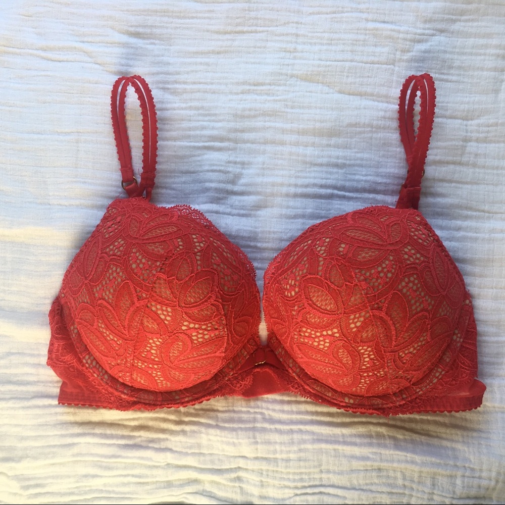 Victoria's Secret Bombshell Plunge Bra 36B